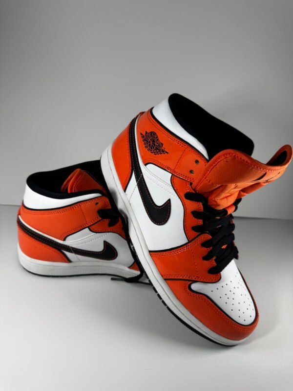 Jordan 1 Zoom Air CMFT Orange Black White Sneakers Men's Size 8.5