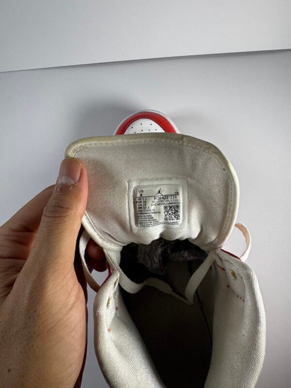 IMG_2939 Nike Air Jordan 1 Mid Gym Red White BQ6472-116 Youth Size 8Y / Women's 9.5