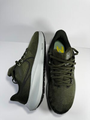 Nike Air Zoom Pegasus 39 Medium Olive Green DH4071-300 Men's Size 8.5